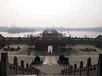 �����̕��i